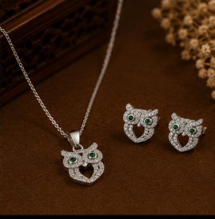 Emerald Owl Silver Pendant & Earrings Set