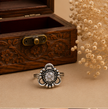 Antique Silver Clear Stone Floral Toe Ring