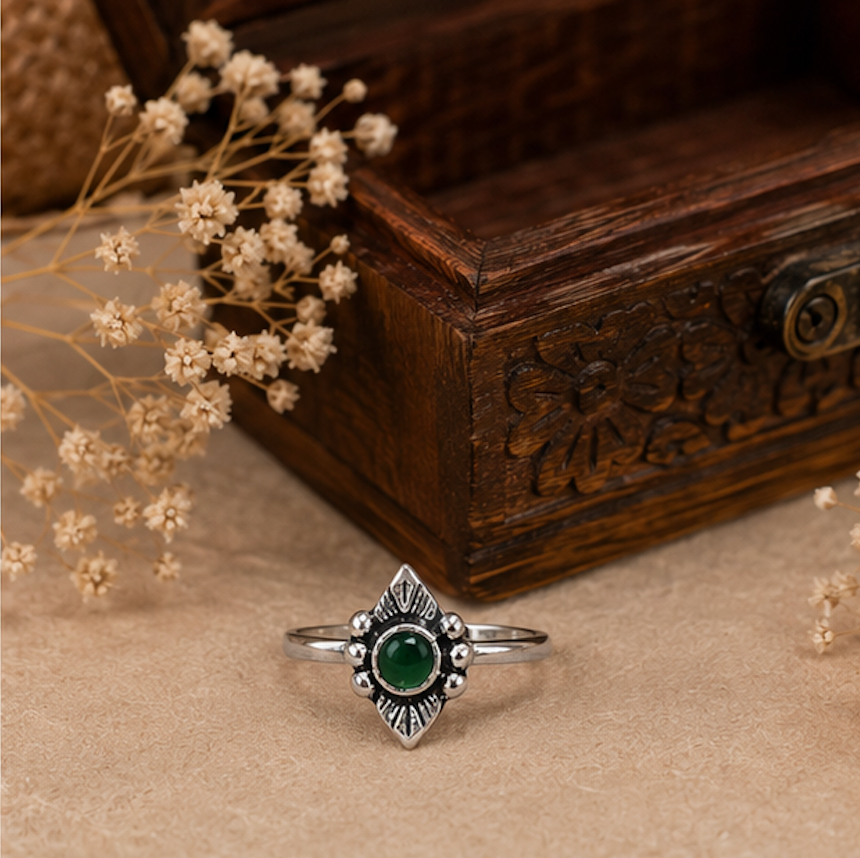 Emerald Green Stone Oxidized Silver Toe Ring – Traditional Bichhiya