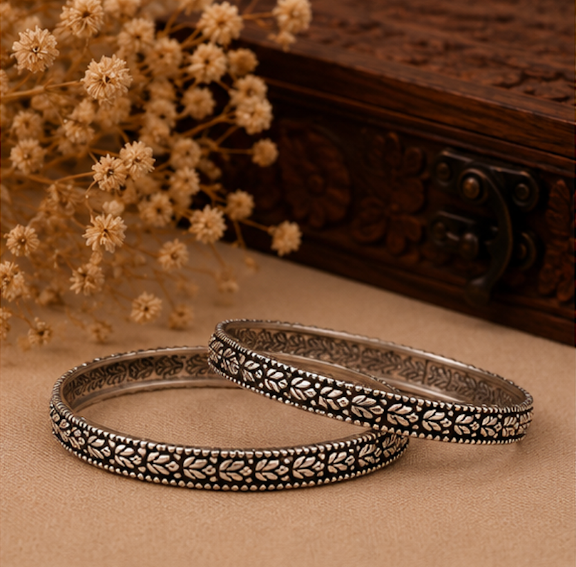 Antique Silver Double-Band Floral Pattern Bangle