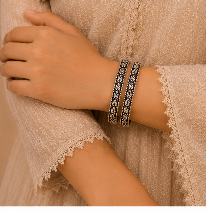 Antique Silver Double-Band Floral Pattern Bangle