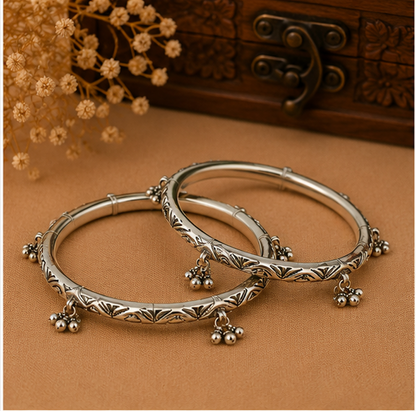 Antique Floral Charm Silver Bangle