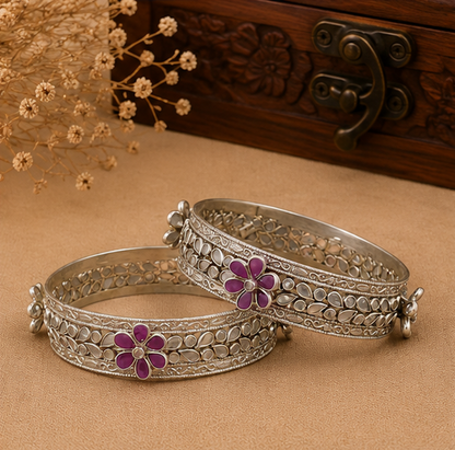 Antique Oxidized Silver Floral Stone Bangle