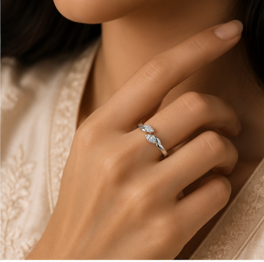 925 Sterling Silver Twisted Leaf Ring