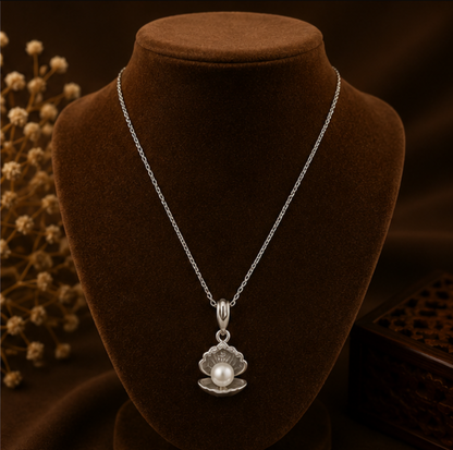 Pearl Seashell Elegance Necklace