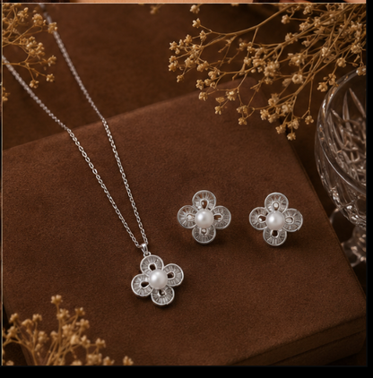 Pearl Clover Jewellery Set