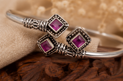Royal Oxidised Silver Leg Kadi with Magenta Stone Detailing