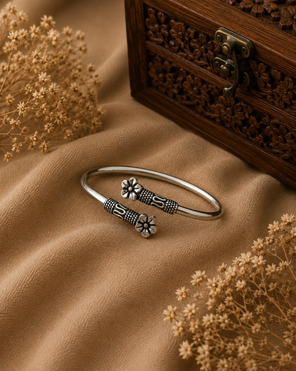 Antique Silver Floral Flexible Bracelet