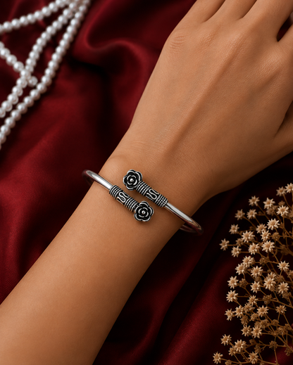 Antique Silver Floral Flexible Bracelet