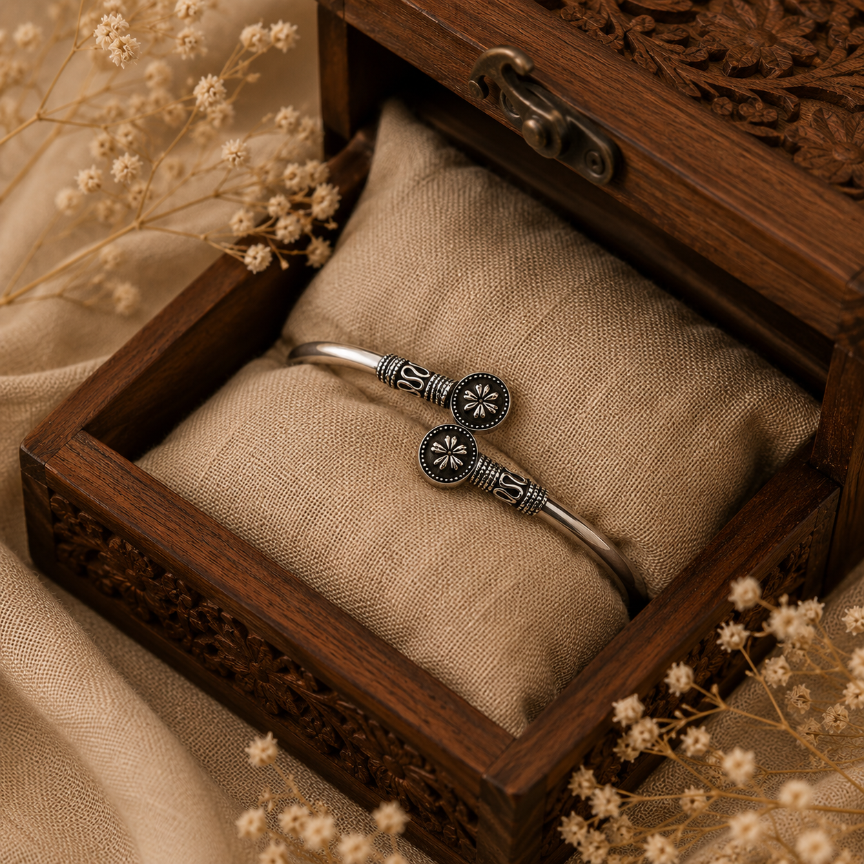 Antique Silver Floral Flexible Bracelet