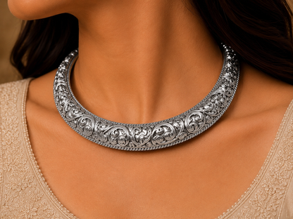 Antique Silver Floral Hansli Necklace