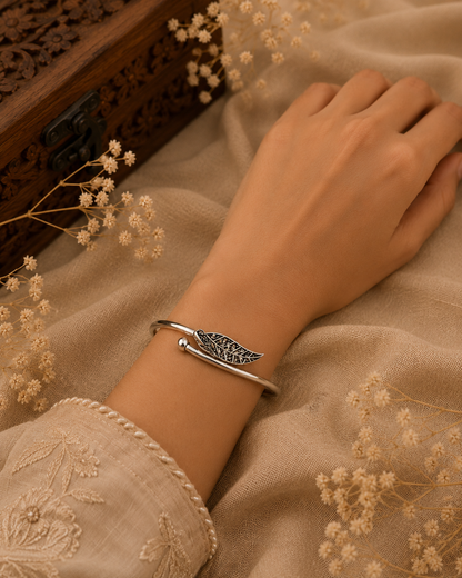 Antique Silver Feather Flexible Bracelet