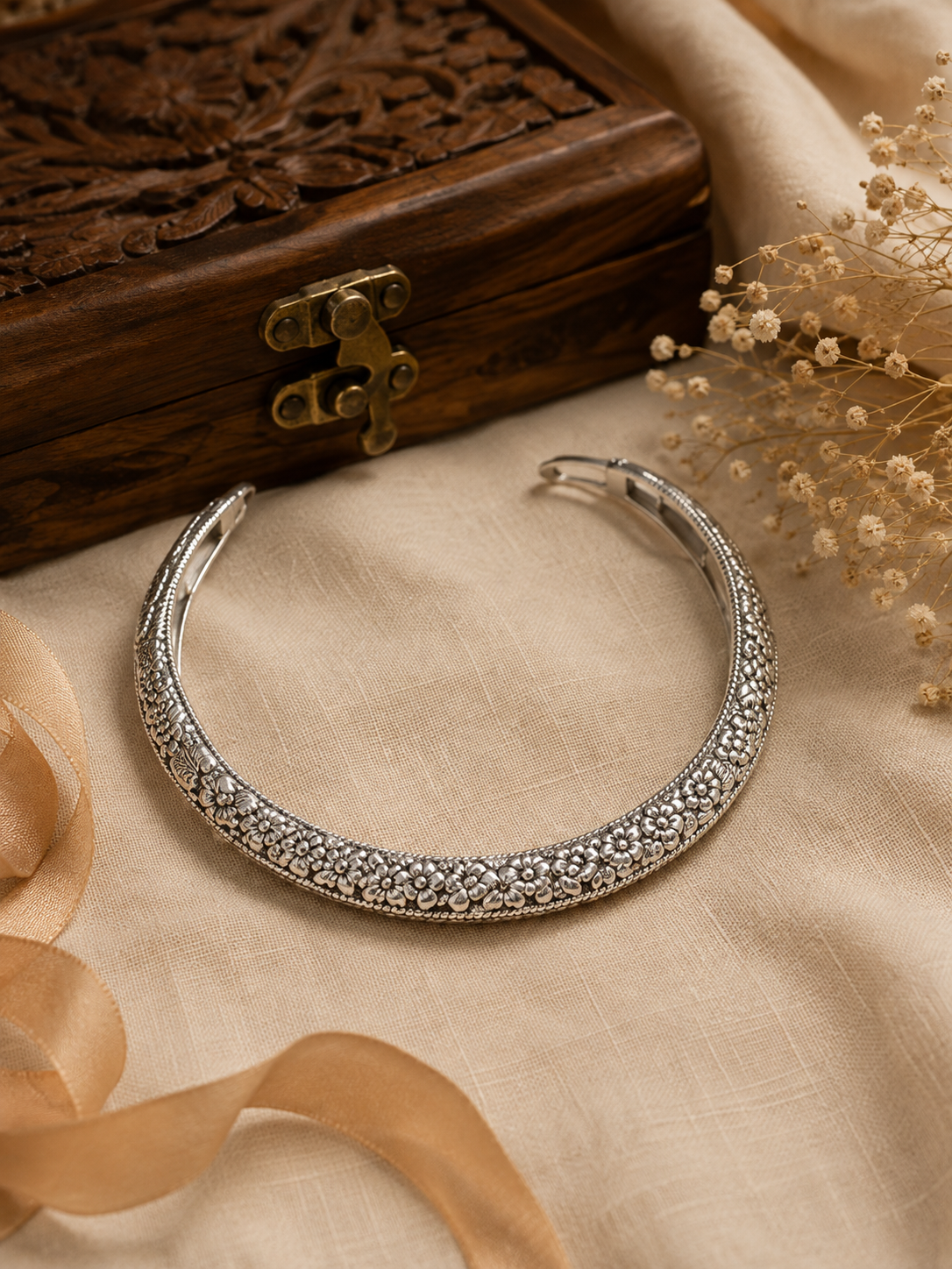 Rajwadi Bloom Oxidised Silver Hansli Necklace