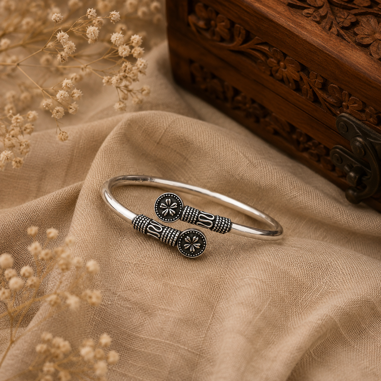 Antique Silver Floral Flexible Bracelet
